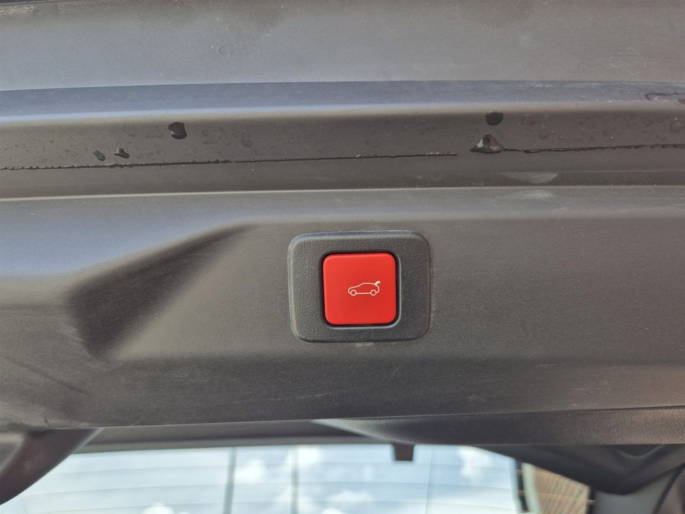 Peugeot e-3008 77 GT Pack 5d