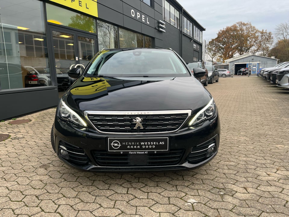 Peugeot 308 1,2 PureTech 130 Selection Sky SW EAT8 5d