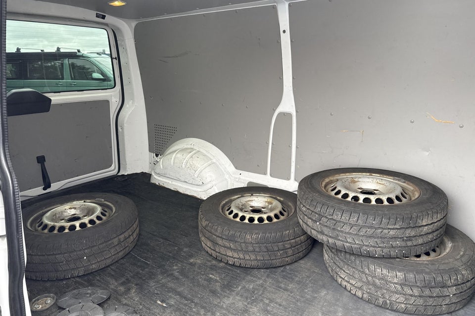 VW Transporter 2,0 TDi 150 Kassevogn lang