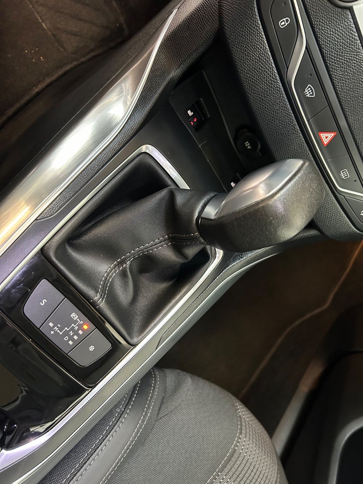Peugeot 308 1,5 BlueHDi 130 Selection Sky SW EAT6 5d