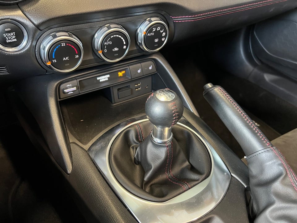 Mazda MX-5 2,0 SkyActiv-G 160 RF Sport 2d