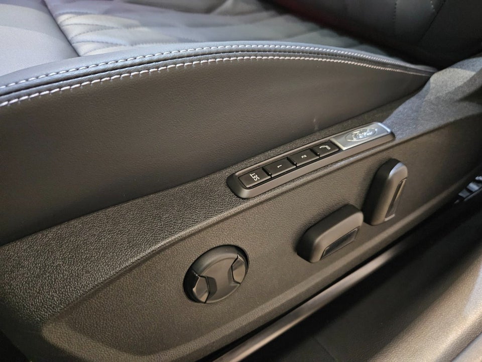 Ford Explorer 77 Premium Extended Range 5d