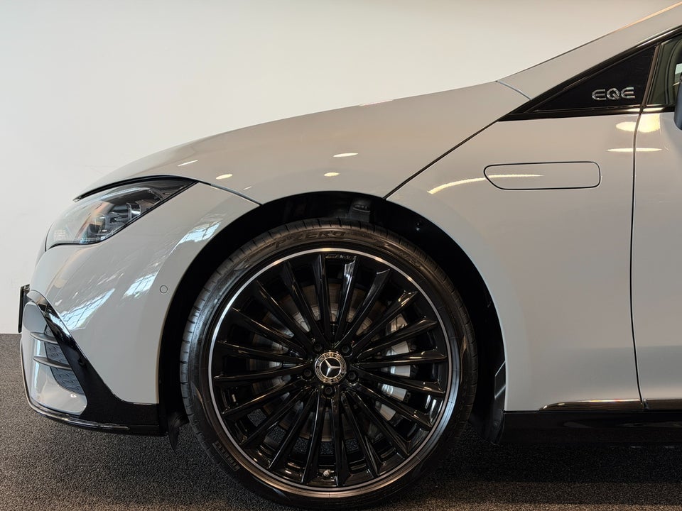 Mercedes EQE350 AMG Line 4d