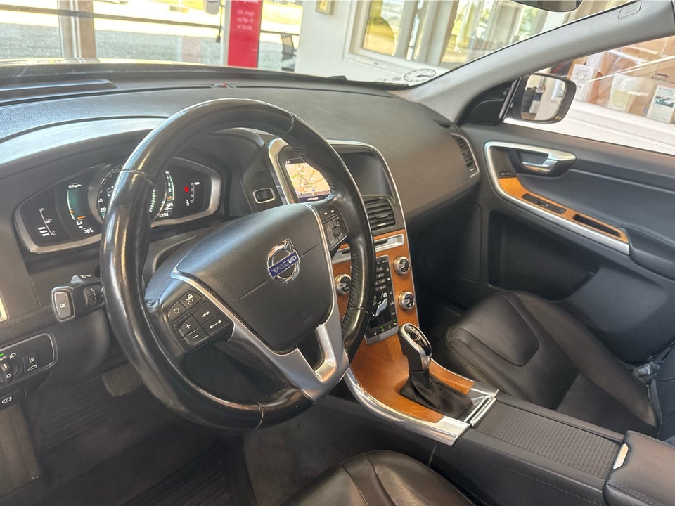 Volvo XC60 2,0 D4 190 Summum aut. 5d