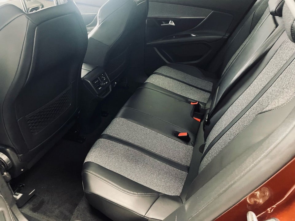 Peugeot 3008 1,2 e-THP 130 Allure EAT6 5d