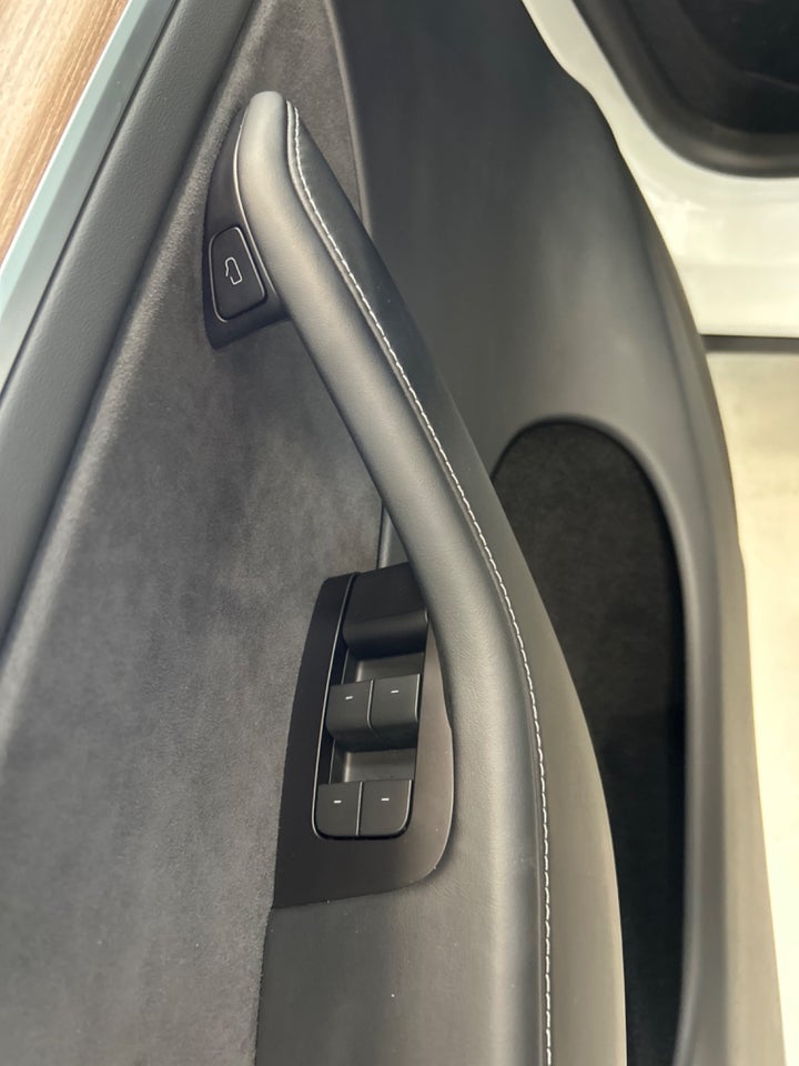 Tesla Model Y RWD 5d