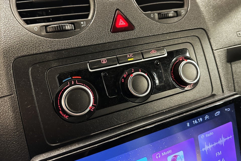 VW Caddy 1,6 TDi 102 Comfortline DSG BMT 4d