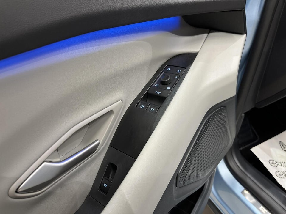 Ford Explorer 82 Premium Extended Range 5d