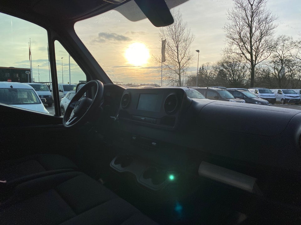 Mercedes Sprinter 211 2,2 CDi A2 Kassevogn aut. FWD