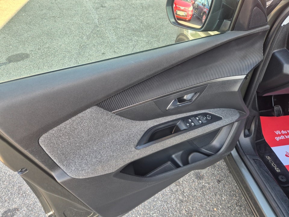 Peugeot 5008 1,2 e-THP 130 Active 7prs 5d