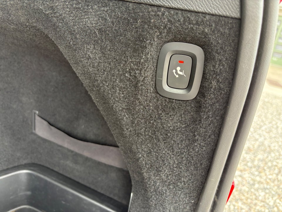 Volvo XC90 2,0 D5 235 Momentum aut. AWD 7prs 5d