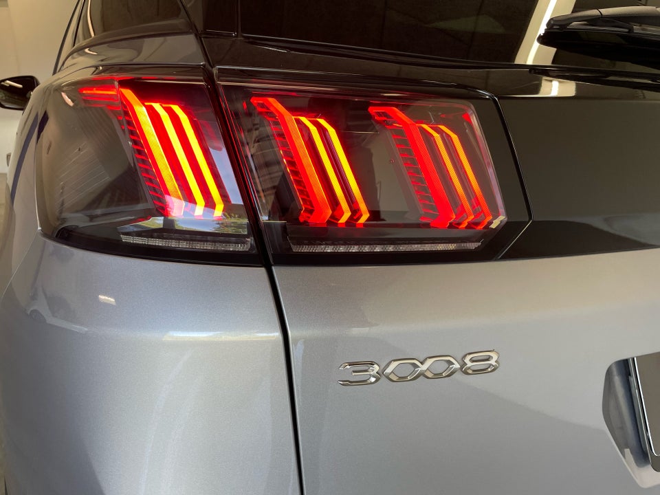 Peugeot 3008 1,6 Hybrid Allure Pack Limited EAT8 5d