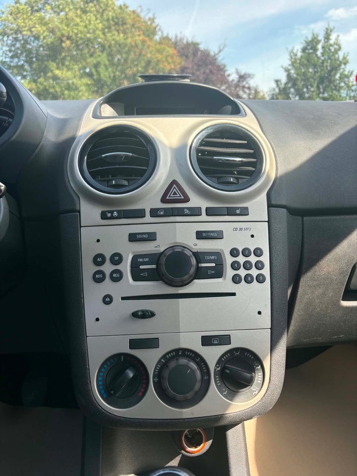 Opel Corsa 1,0 12V Enjoy 5d