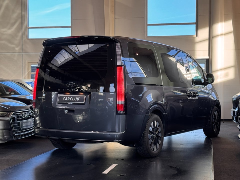 Hyundai Staria 2,2 CRDi Signature aut. AWD 5d