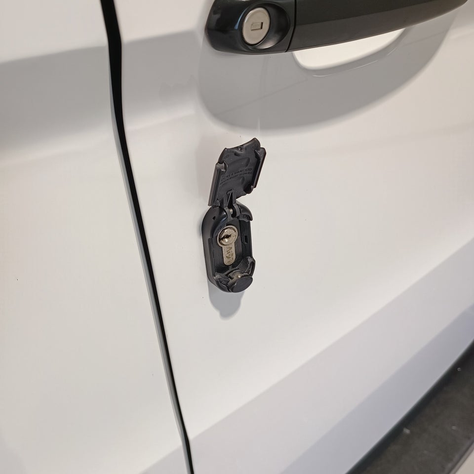VW Crafter 35 2,0 TDi 177 Kassevogn L4H3