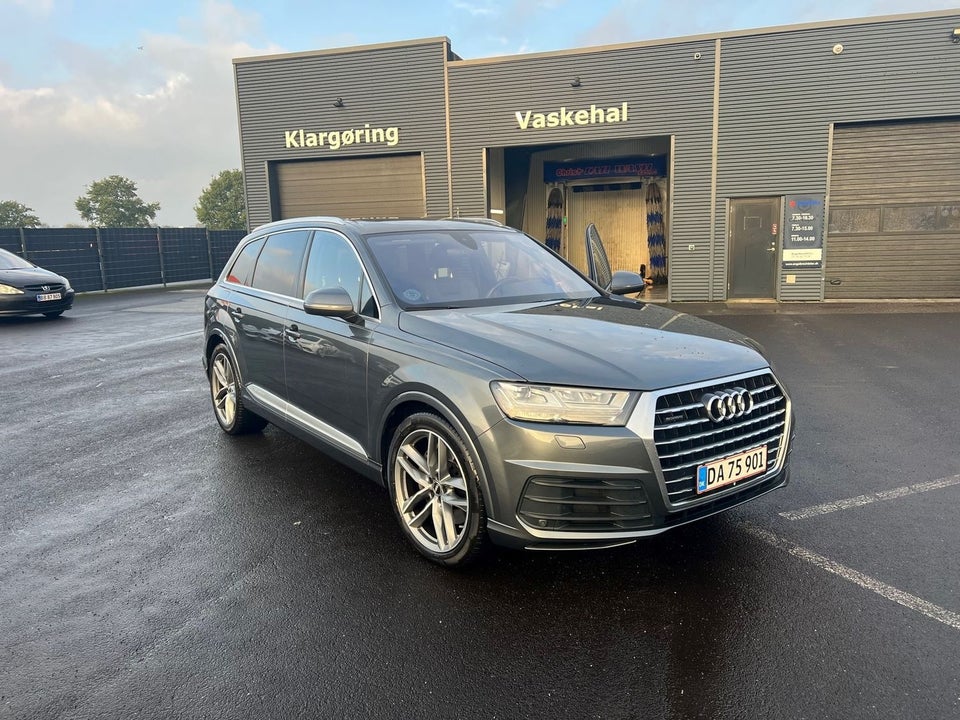 Audi Q7 3,0 TDi 272 S-line quattro Tiptr. 7prs 5d