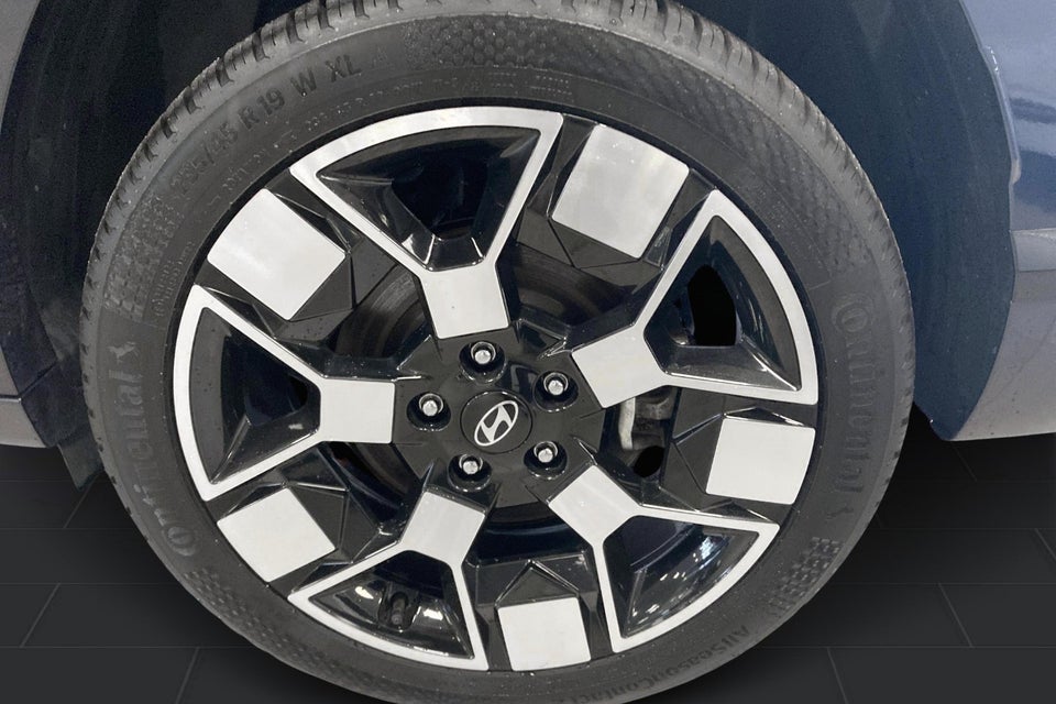 Hyundai Kona 65 EV Essential 5d