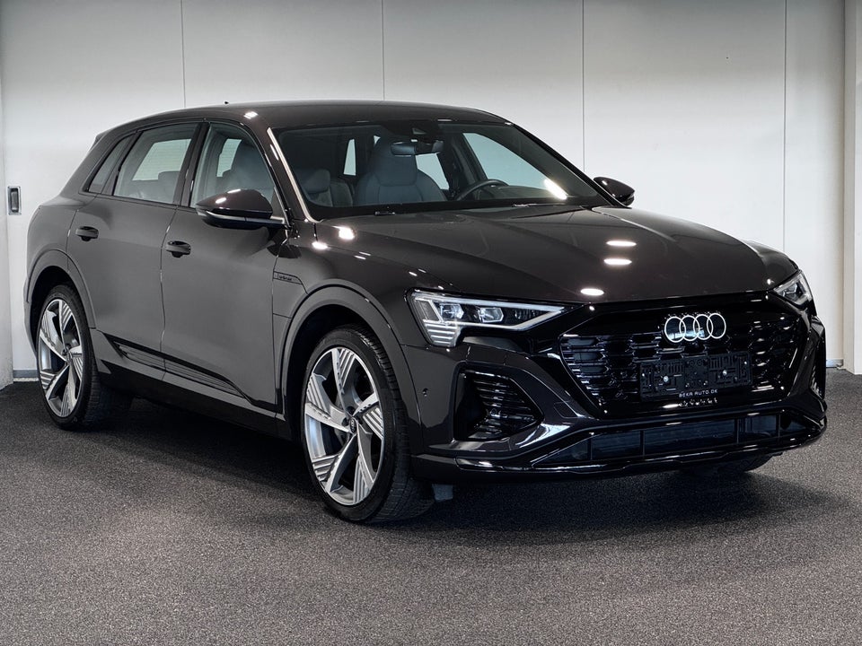 Audi Q8 e-tron 55 Advanced S-line quattro 5d
