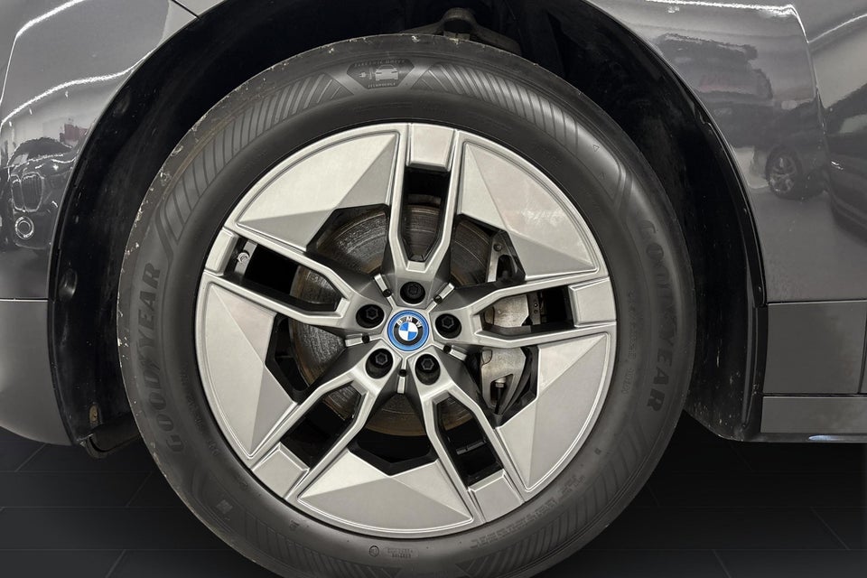 BMW iX xDrive40 5d