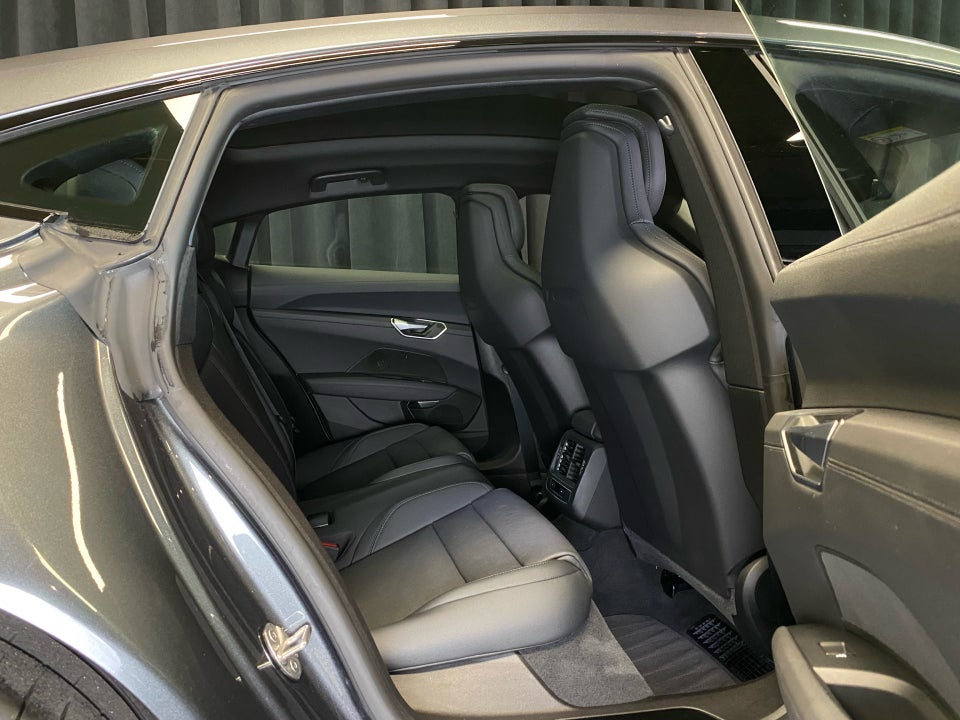 Audi e-tron GT quattro 4d