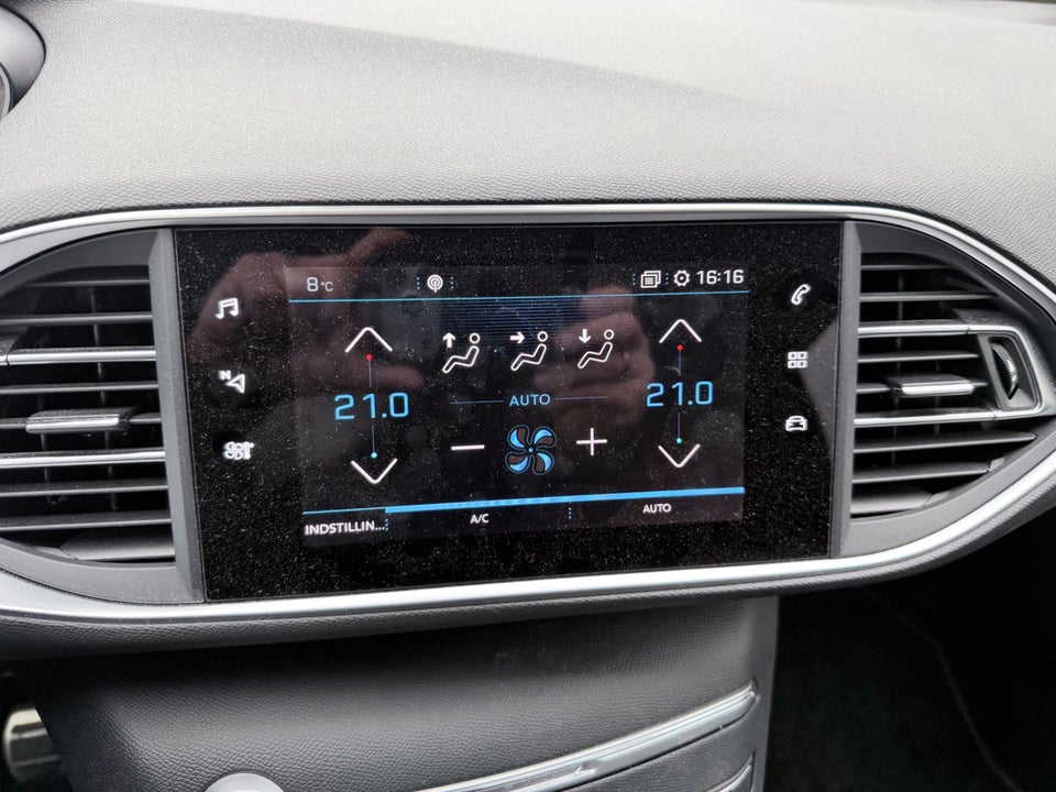 Peugeot 308 1,5 BlueHDi 130 Allure Pack SW 5d