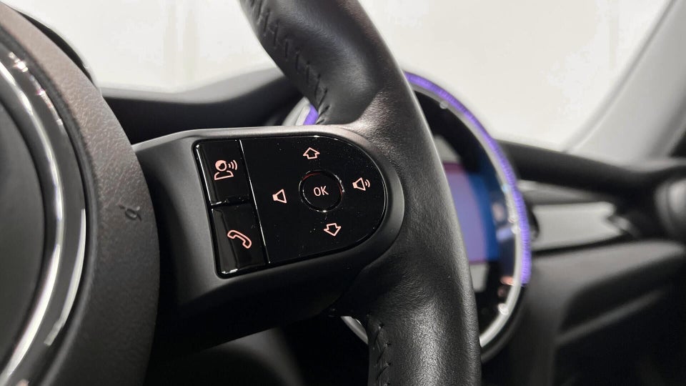 MINI Cooper SE Essential 3d