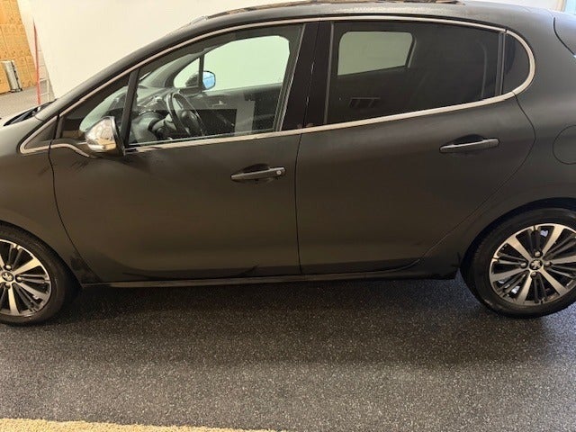 Peugeot 208 1,6 BlueHDi 100 Desire Sky 5d