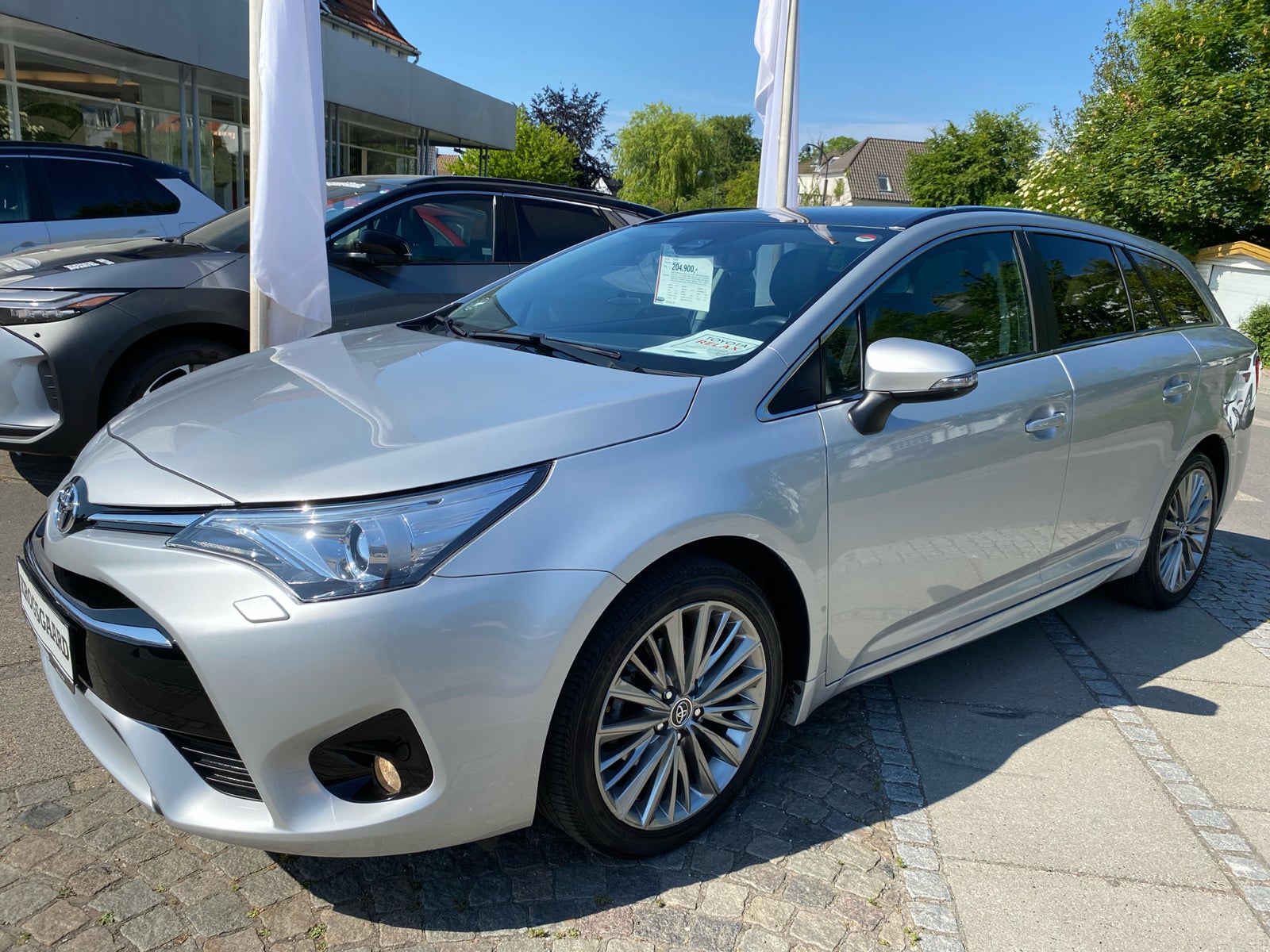 Toyota Avensis 1,8 VVT-i T2 Premium stc. 5d