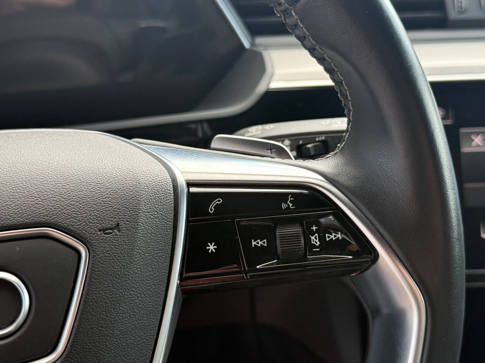 Audi e-tron S quattro 5d