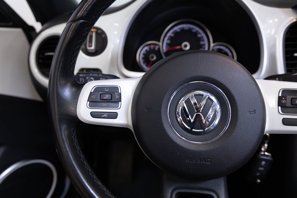 VW The Beetle 1,2 TSi 105 Design Cabriolet BMT 2d