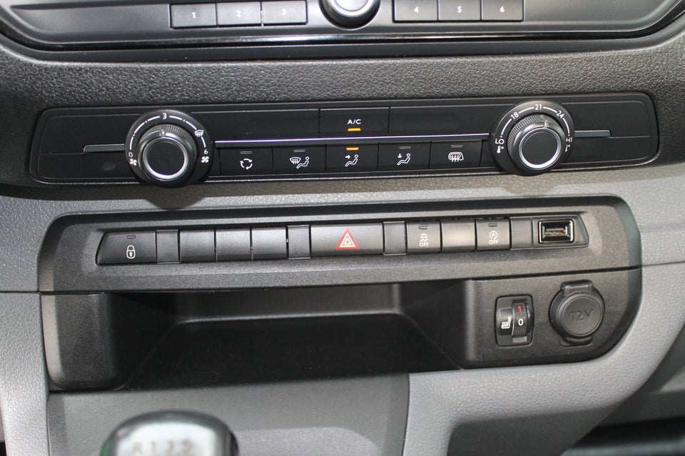 Toyota ProAce 2,0 D 120 Medium Base++ Chassis 2d