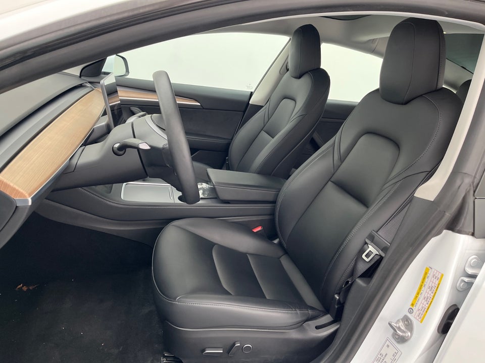 Tesla Model 3 RWD 4d