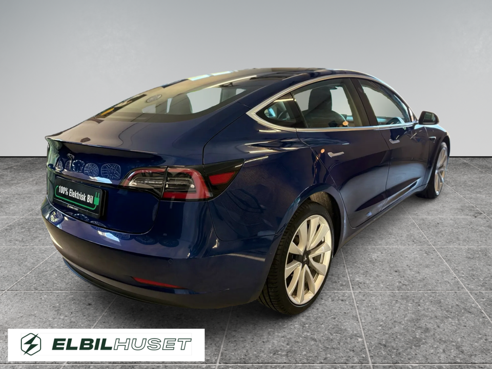 Tesla Model 3 Standard Range+ RWD 4d