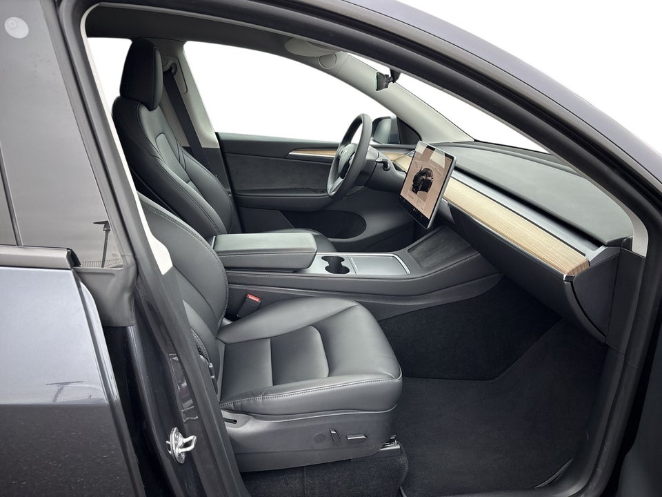 Tesla Model Y Long Range AWD 5d