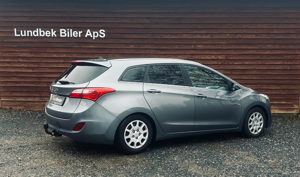 Hyundai i30 1,6 CRDi 110 Style CW Eco 5d