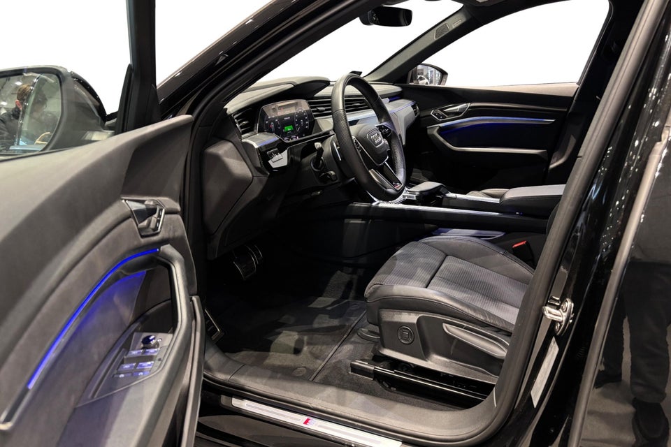 Audi Q8 e-tron 55 S-line quattro 5d