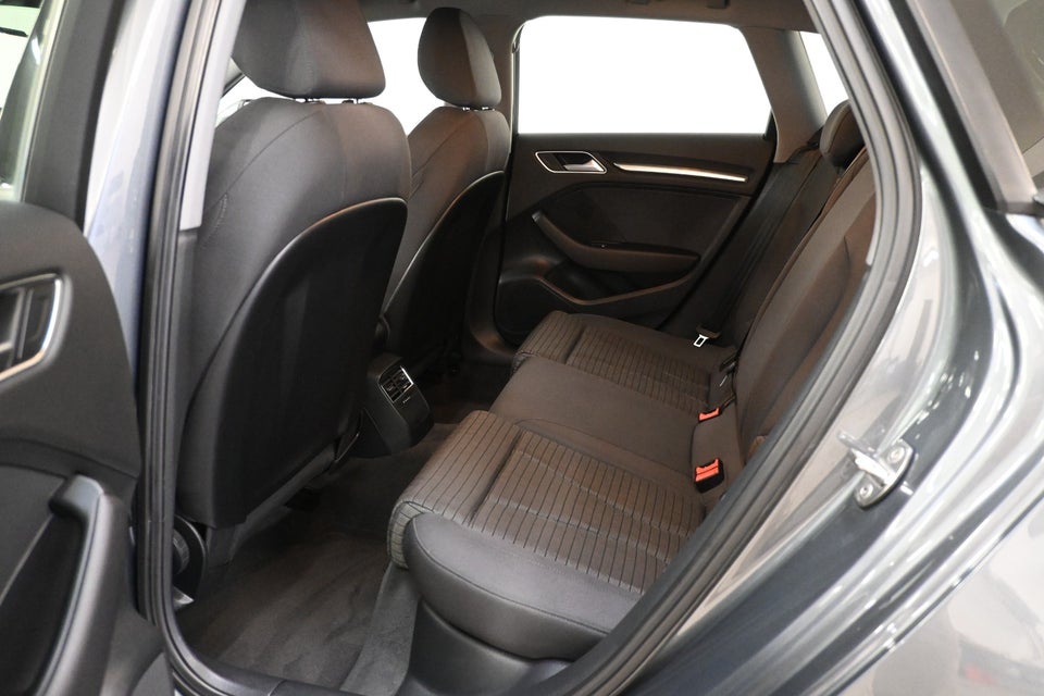 Audi A3 35 TDi S-line Sportback S-tr. 5d