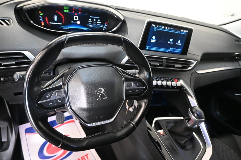 Peugeot 5008 1,2 PureTech 130 Allure 7prs 5d