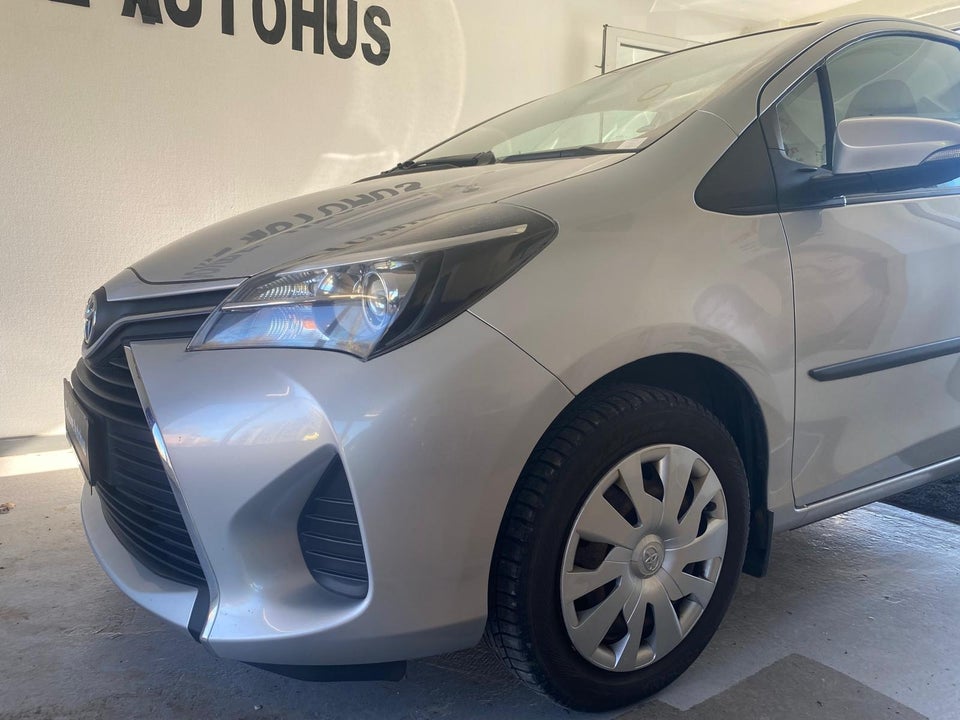 Toyota Yaris 1,3 VVT-i T2 5d
