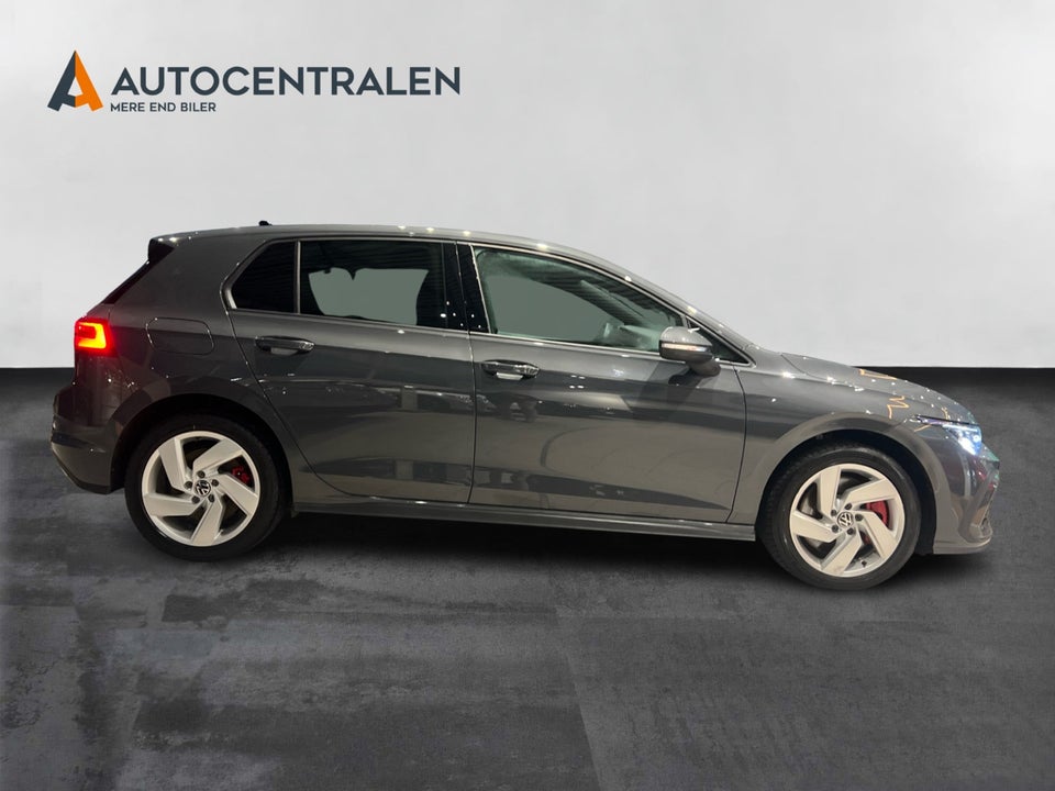 VW Golf VIII 1,4 GTE DSG 5d