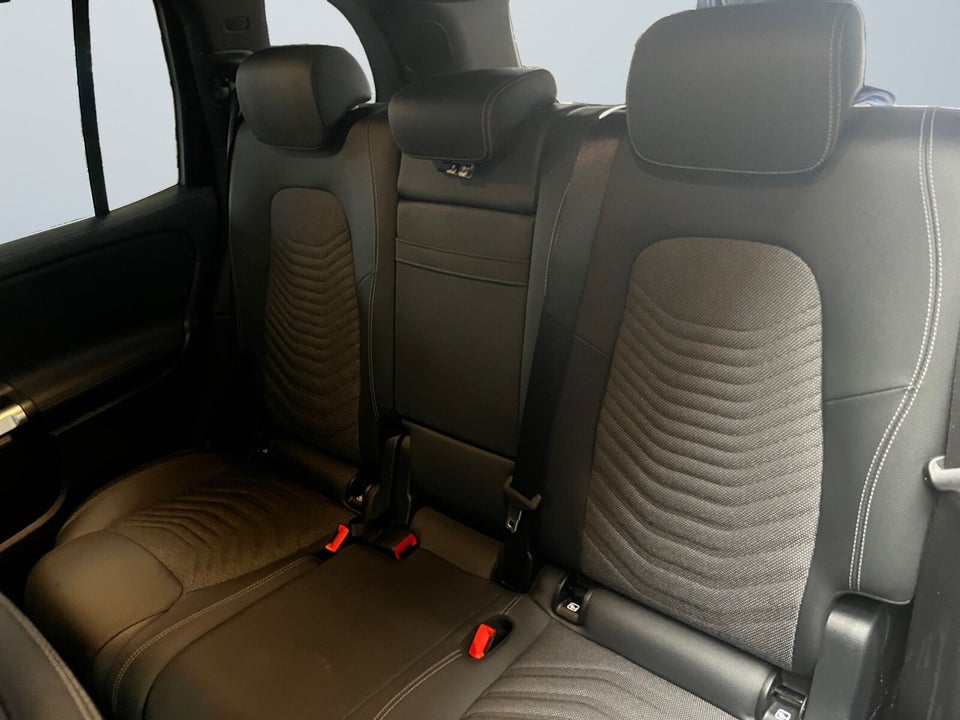 Mercedes EQB250+ Progressive 5d