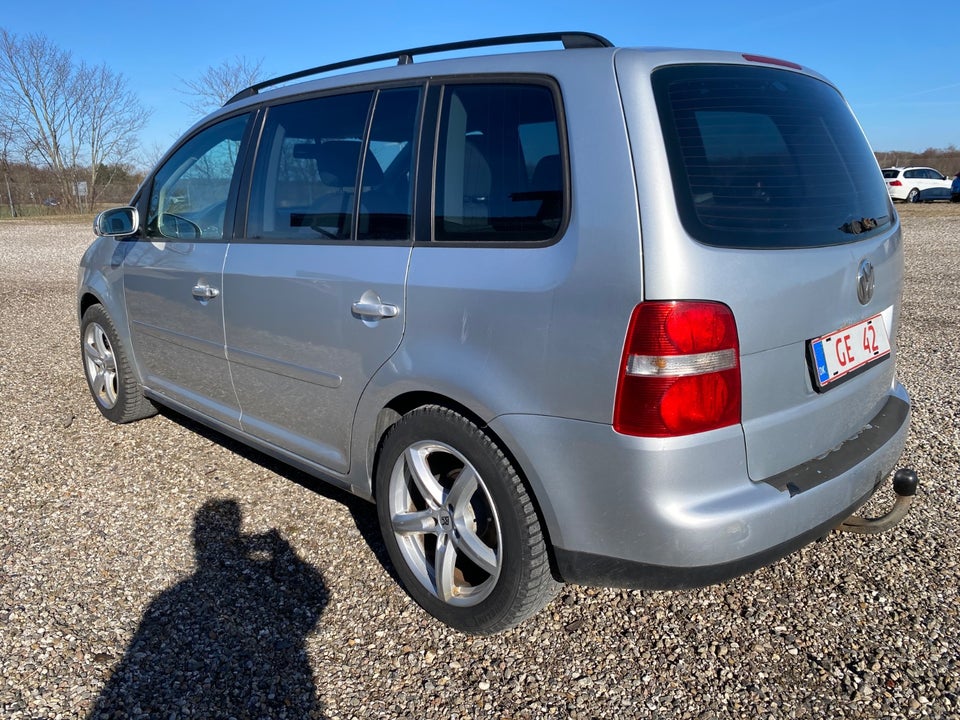 VW Touran 1,6 FSi 5d