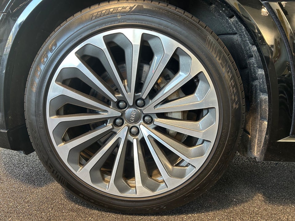 Audi e-tron 55 S-line quattro 5d