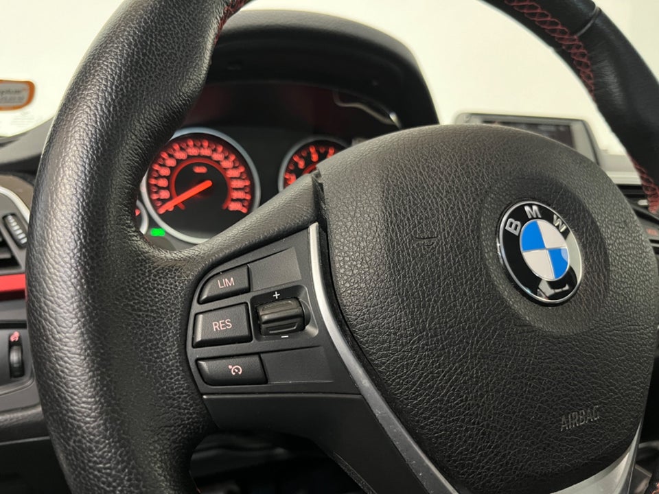 BMW 320i 2,0 Sport Line aut. 4d