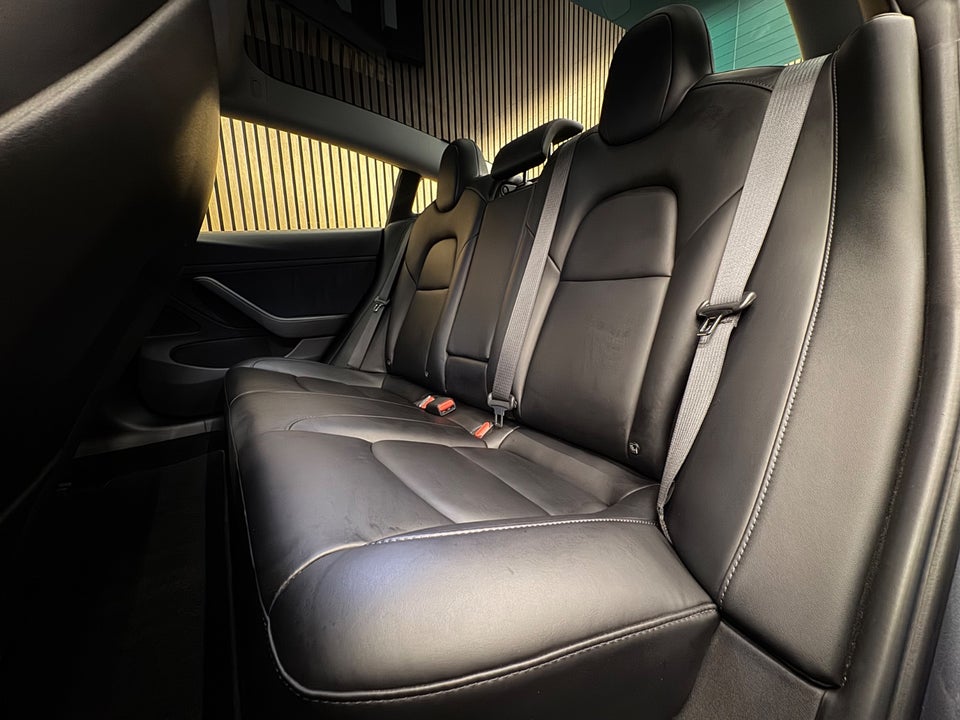 Tesla Model 3 Long Range AWD 4d