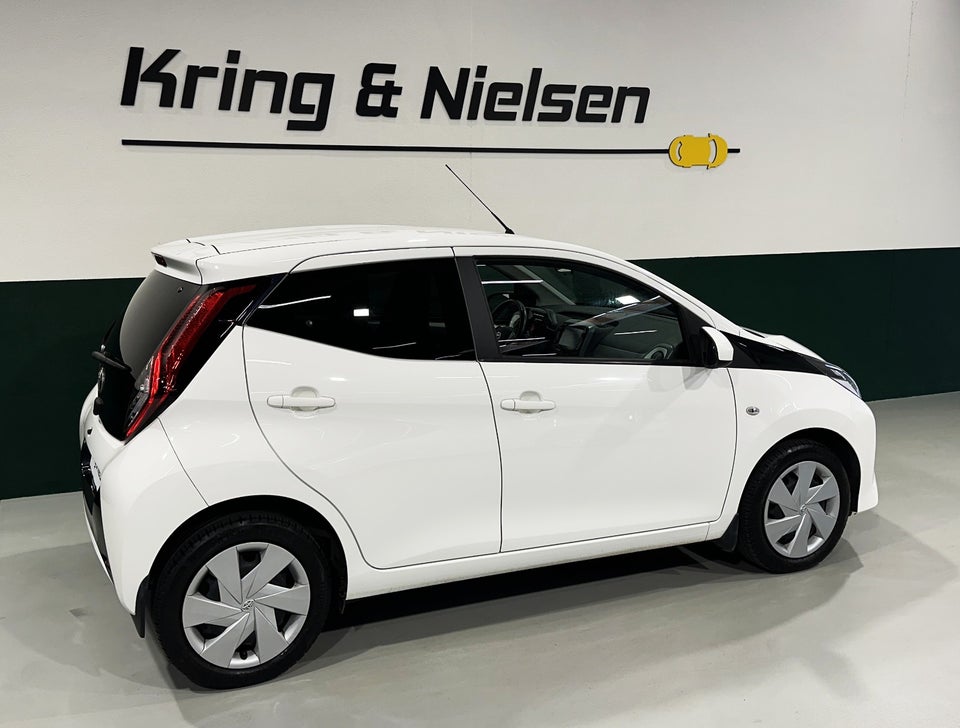 Toyota Aygo 1,0 VVT-i x-press 5d