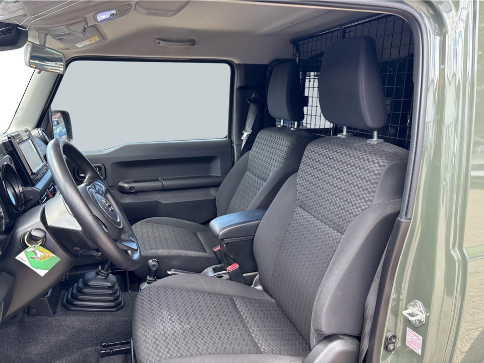 Suzuki Jimny 1,5 Active AllGrip Van 3d