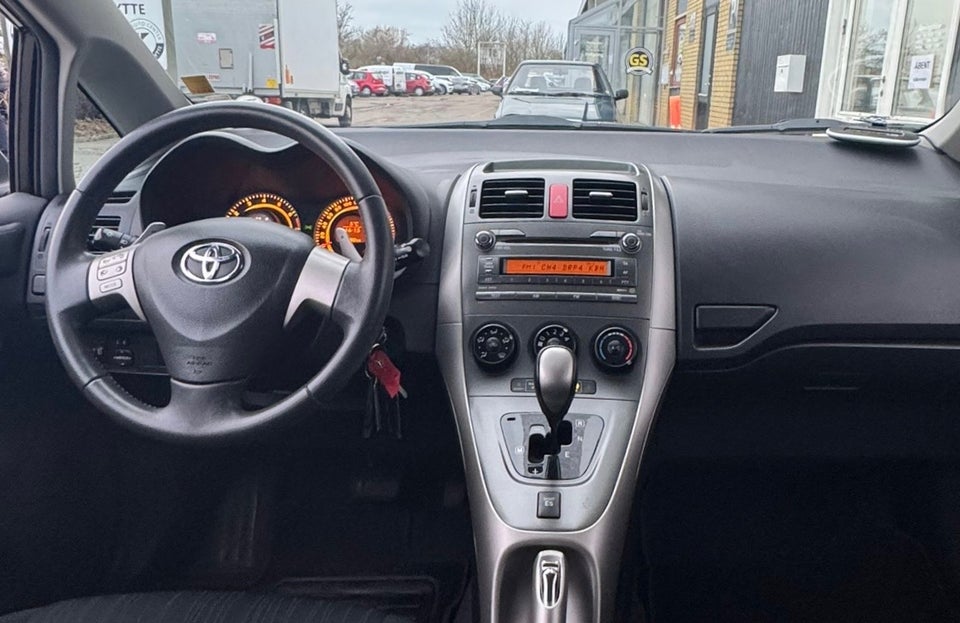 Toyota Auris 1,6 Luna+ M/M 5d