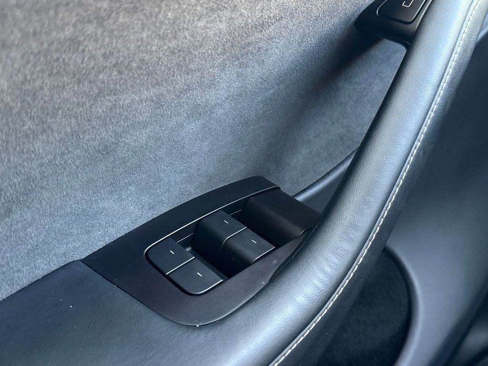 Tesla Model Y Performance AWD 5d