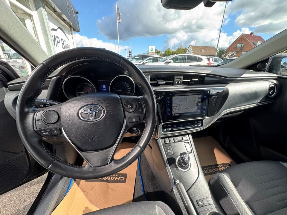 Toyota Auris 1,8 Hybrid H2 Comfort Touring Sports CVT 5d